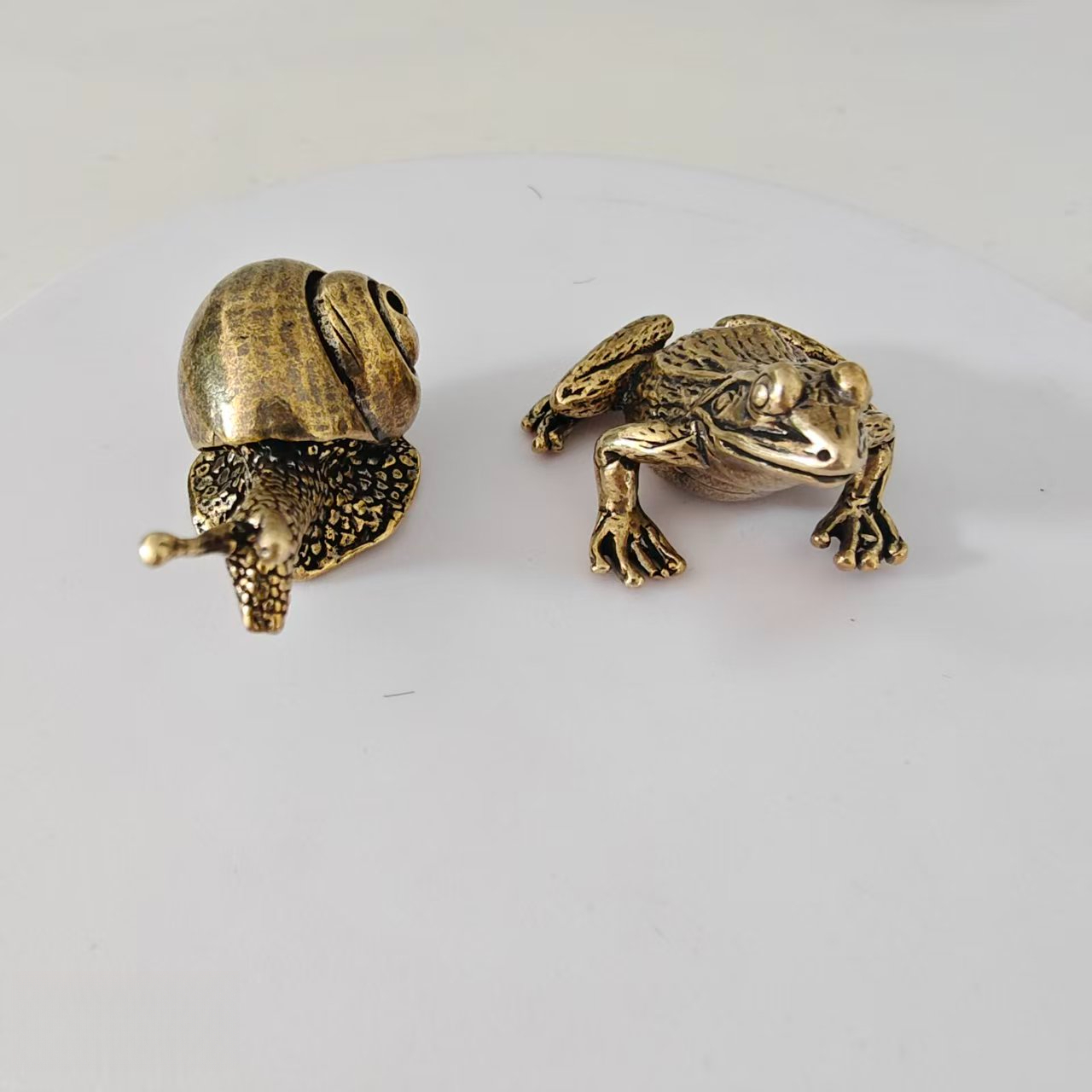 2 buah ornamen mini katak dan  - Aquarium Fish Guppy ulasan dan harga